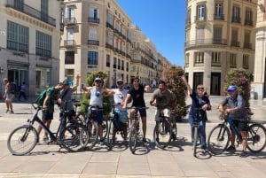 Malaga: 2-godzinne zwiedzanie miasta z przewodnikiem na rowerze elektrycznym
