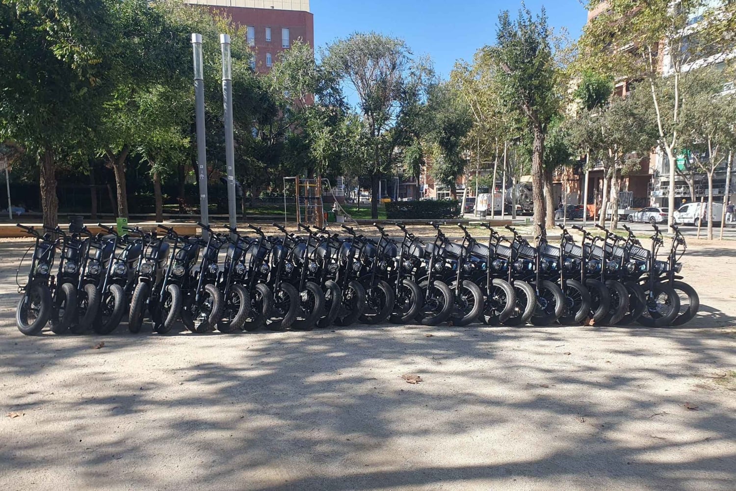 Malaga: 4 hours E-Fatbike with Helmet and Lock