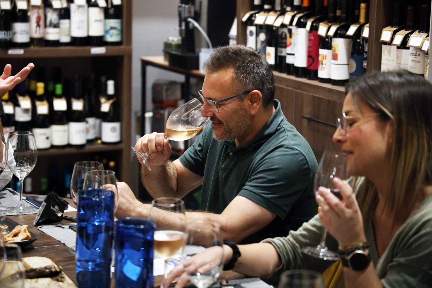 Málaga: Experiência de degustação de 5 vinhos locais