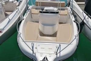 Malaga: noleggio barca a motore 6 posti senza patente nautica