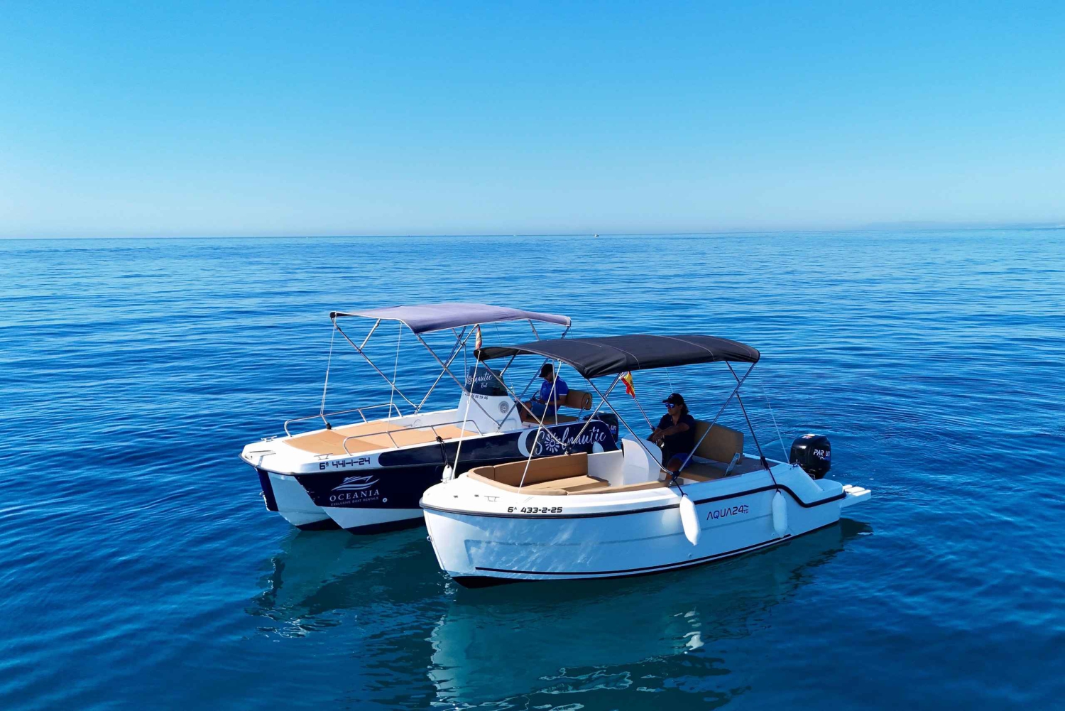 Malaga: 6-Seater Speedboat License-free Boat Rental