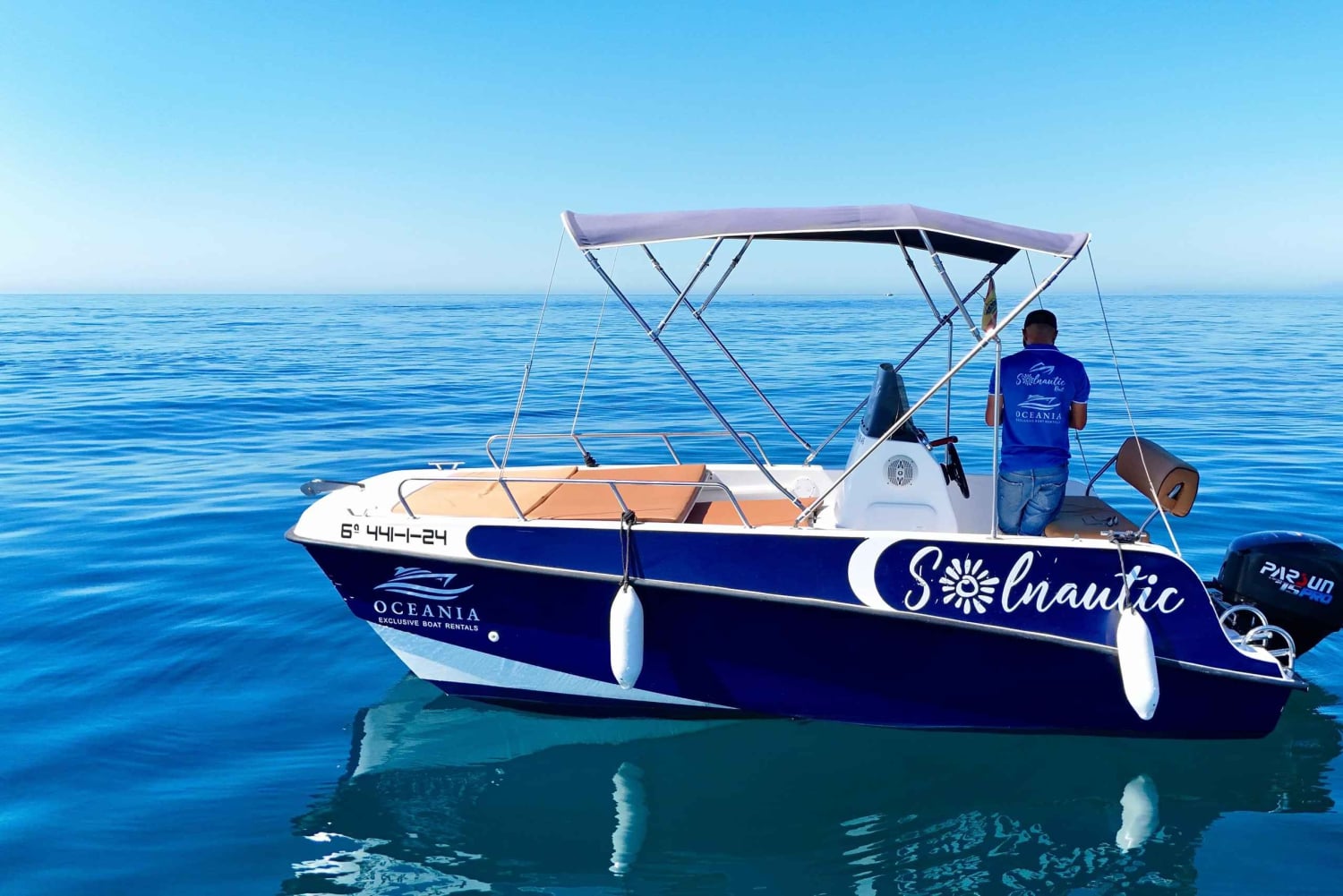 Malaga: 6-Seater Speedboat License-free Boat Rental