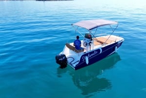 Malaga: 6-Seater Speedboat License-free Boat Rental