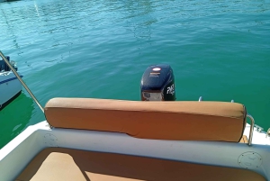 Malaga: 6-Seater Speedboat License-free Boat Rental