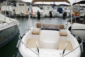 Malaga: 6-Seater Speedboat License-free Boat Rental