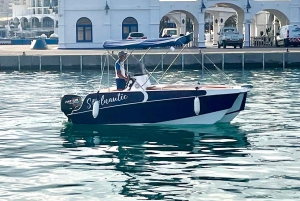 Malaga: 6-Seater Speedboat License-free Boat Rental