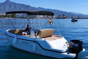 Malaga: 6-Seater Speedboat License-free Boat Rental