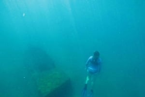 Málaga: Excursión en barco con snorkel, actividades acuáticas y almuerzo