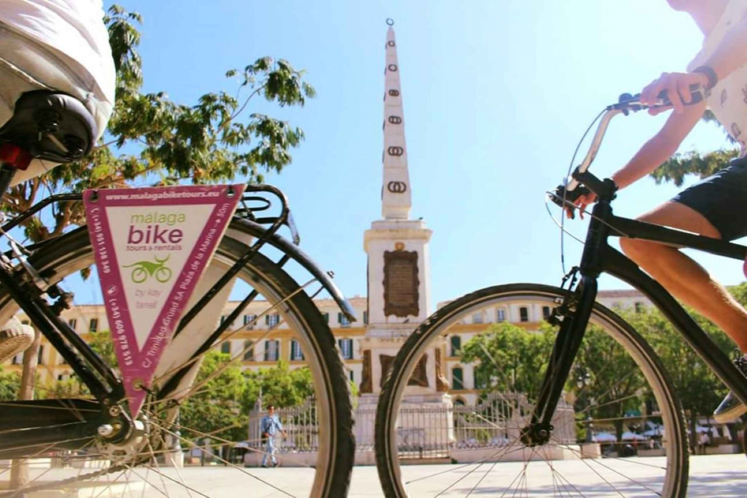 Malaga: City Bike Rental with Self-Guided Cycling Route