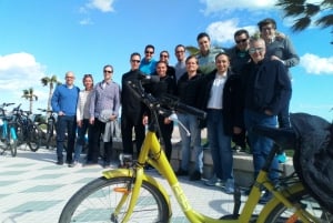 Malaga: Private City Highlights Bike Tour with Old Town