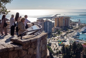 Málaga: City Hike in Málaga with Gibralfaro Mountain