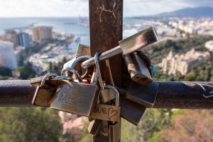 Málaga: City Hike in Málaga with Gibralfaro Mountain