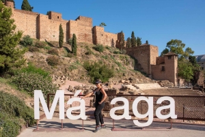 Málaga: City Hike in Málaga with Gibralfaro Mountain