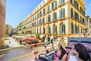 Malaga: Stadssightseeing Hop-On Hop-Off Busstur