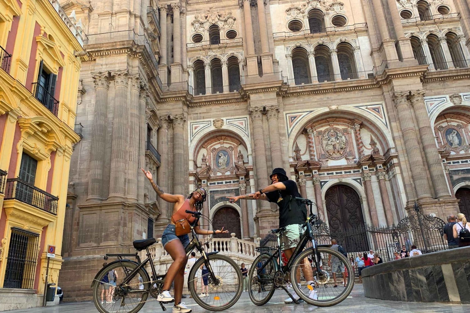 Málaga E-Bike Tour with Full Day Rental