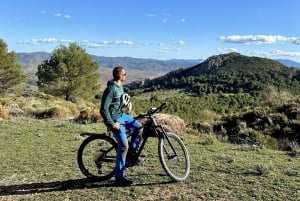 Málaga: 'El Chorro' E-bike guided tour 4h