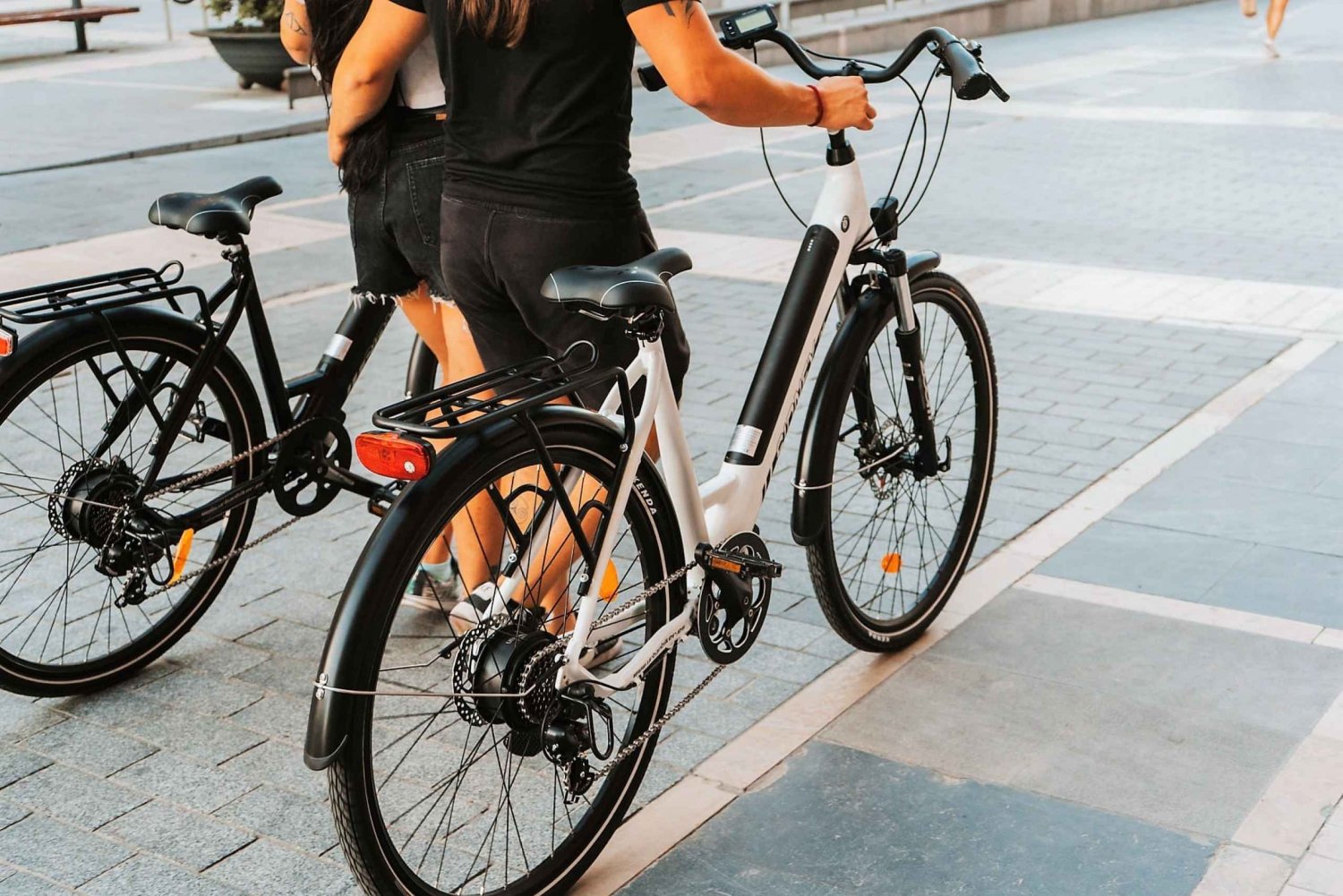 Malaga: Electric Bike Rental