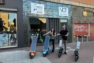 Málaga: Explore Málaga numa scooter elétrica