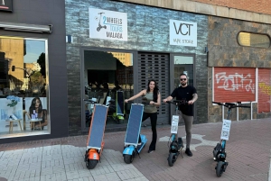 Málaga: Explora Málaga en Scooter Solar
