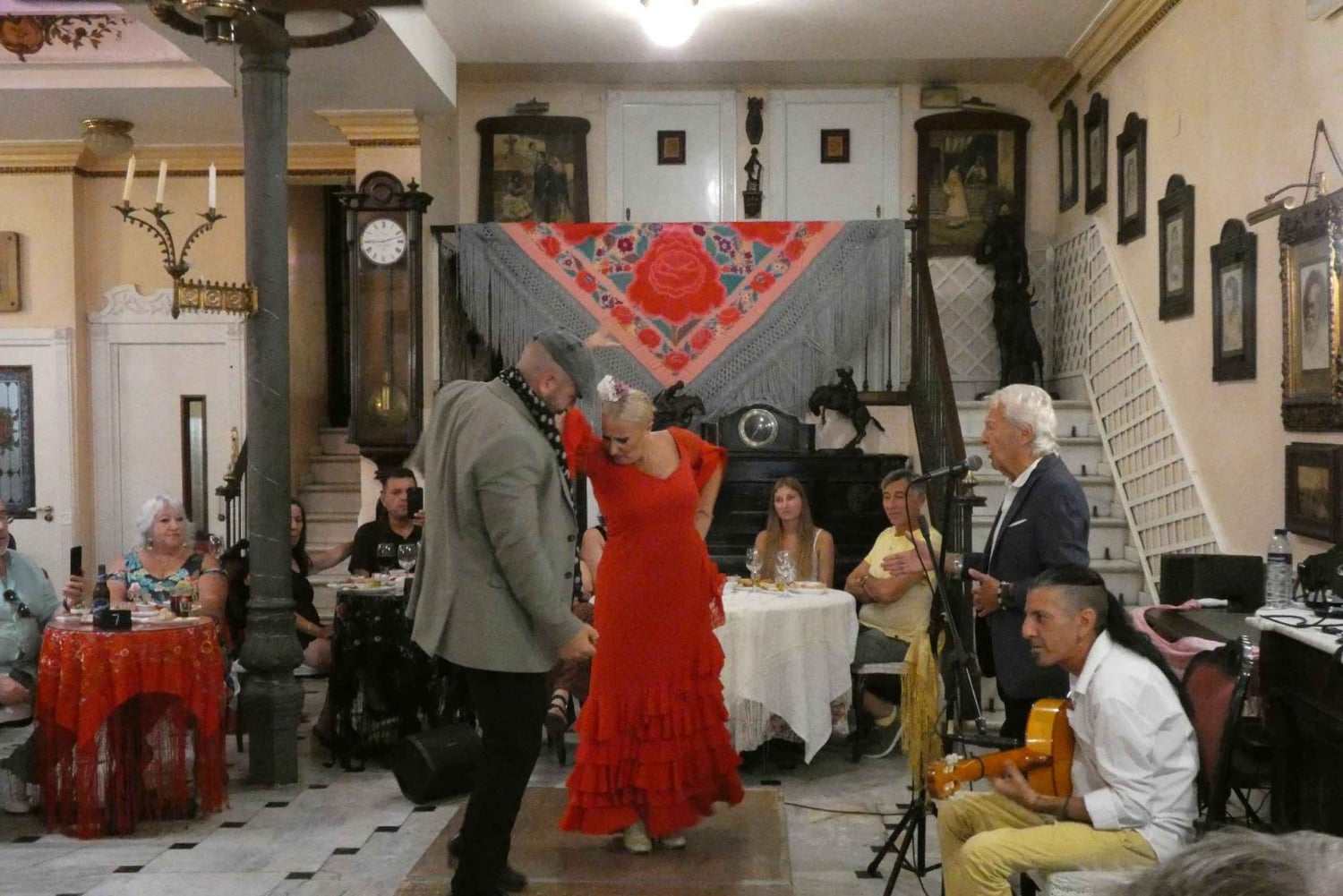 Málaga: Flamenco Show with Iberian Tasting at El Jardín Restaurant