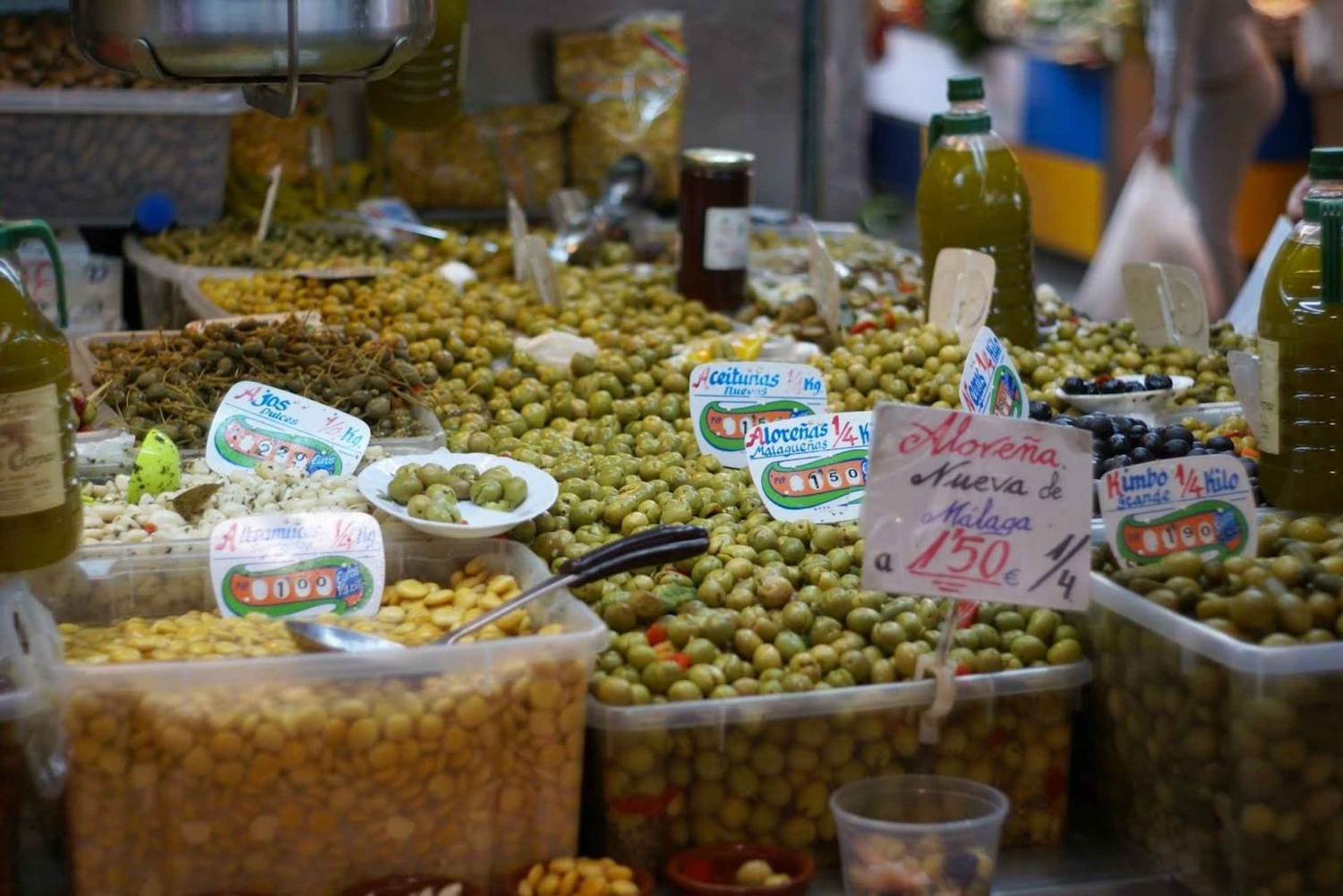 Malaga: Food Sample Walking Tour