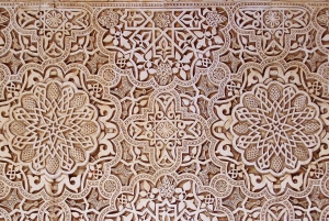 Malaga: Granada Day Trip with Alhambra, Palaces and Gardens