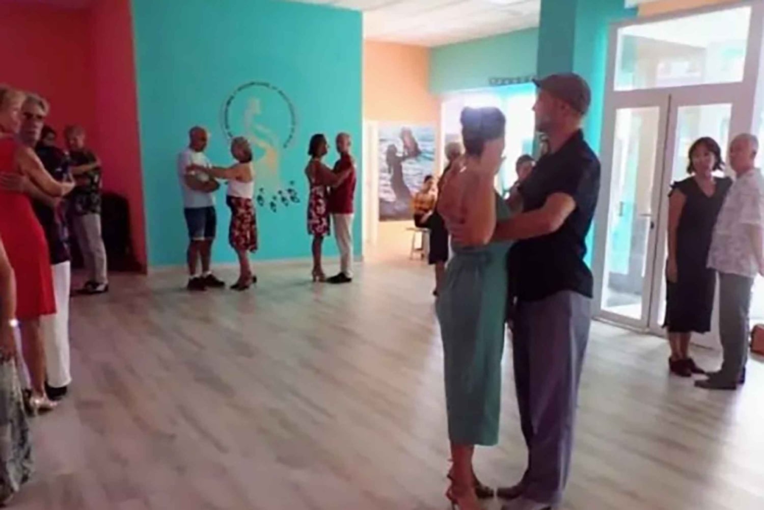 Málaga: GRUPPENERLEBNIS ARGENTINISCHER TANGO + WEIN + MINI-SHOW