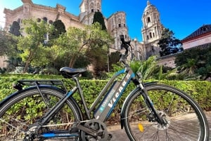 Málaga: Geführte E-Bike-Tour mit Ganztagsmiete