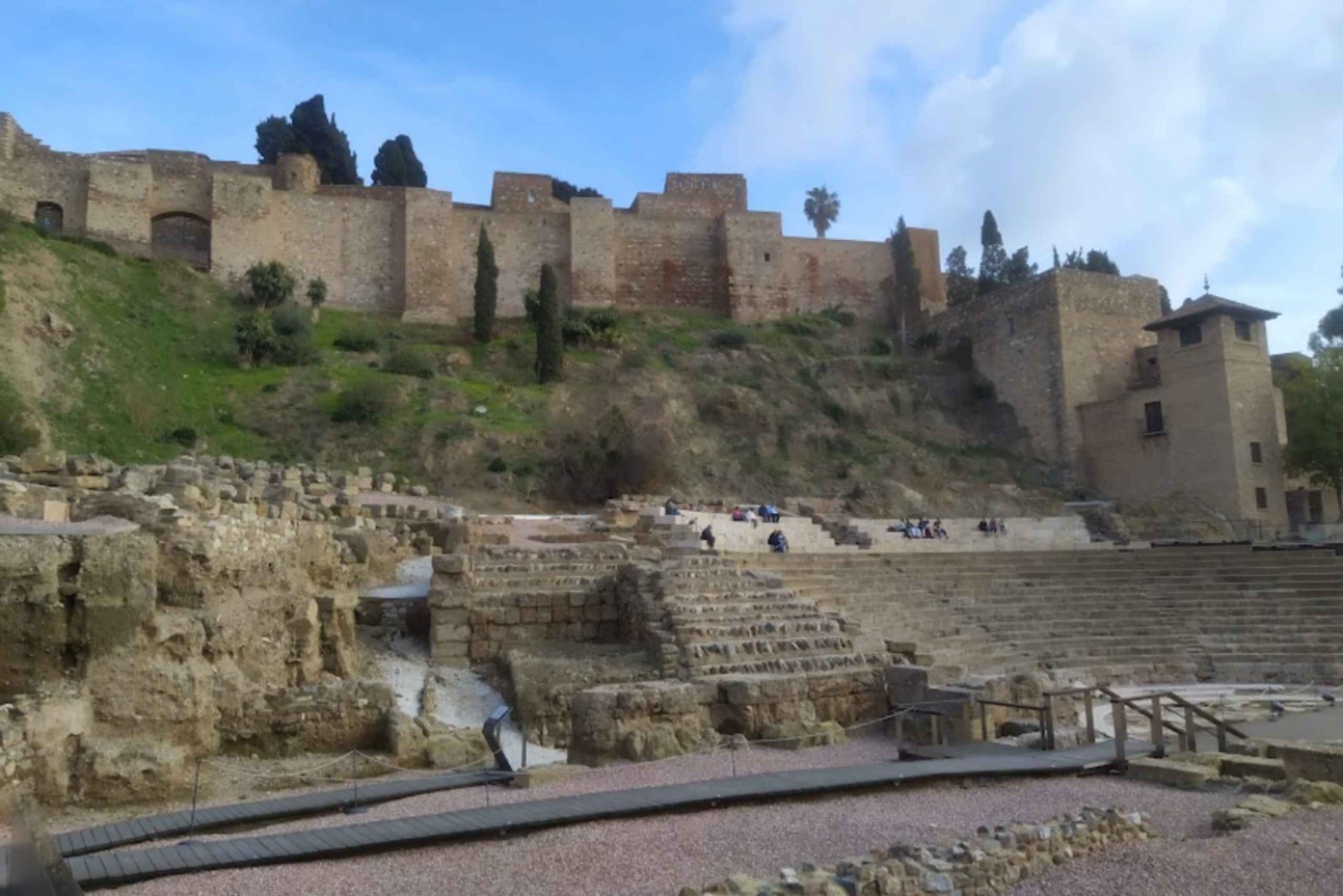 Malaga: Citadel and Roman theater Guided tour with tickets