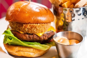 Malaga: Hard Rock Cafe Sisäänpääsy lounaalla tai illallisella