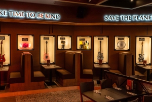 Malaga: Hard Rock Cafe Sisäänpääsy lounaalla tai illallisella