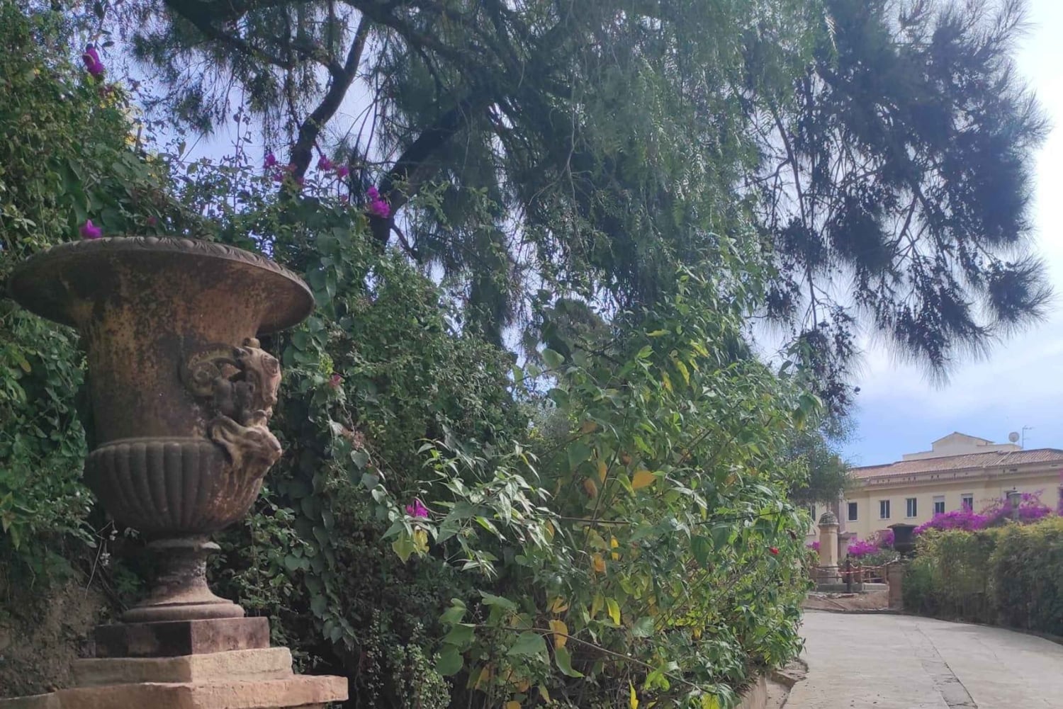 Malaga: historical tour of the English Cemetery