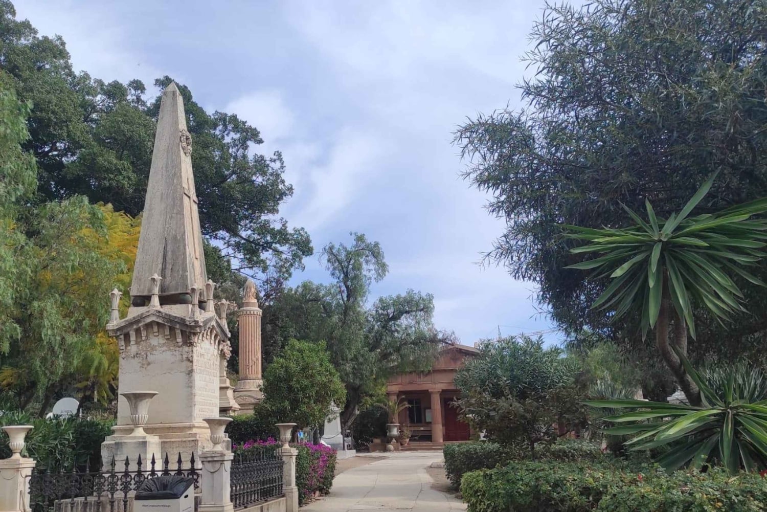 Malaga: historical tour of the English Cemetery