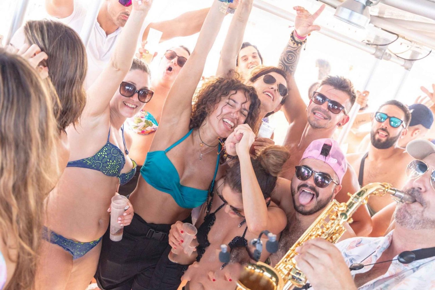 Malaga : 3 heures de fête sur un catamaran avec boisson