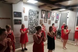 Málaga: Latin Dance and Salsa Class Experience