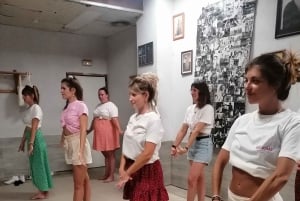 Málaga: Latin Dance and Salsa Class Experience
