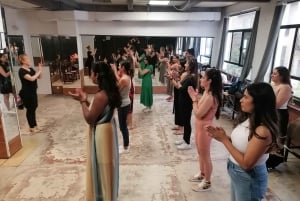 Málaga: Latin Dance and Salsa Class Experience