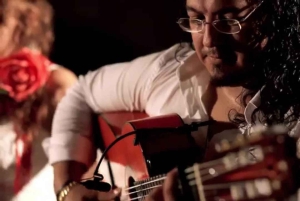 Málaga: PREMIUM-TAPAS-TOUR mit Paella, Tapas, Weingut & Flamenco