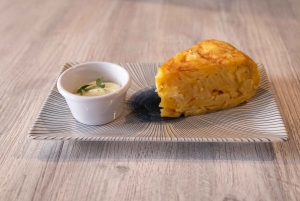 Málaga: PREMIUM-TAPAS-TOUR mit Paella, Tapas, Weingut & Flamenco