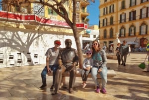 Málaga: Private Sightseeing Treasure Hunt