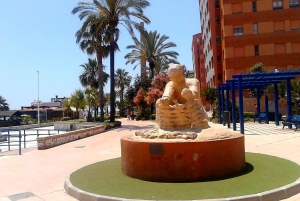 Málaga: Rent a Bike & Ride All Around