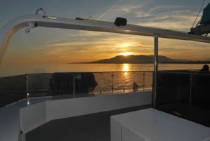 Malaga: Sailing Catamaran Sunset Cruise with Live DJ & Drink