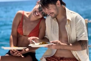 Malaga: Katamaranseiling med svømming og paellalunsj