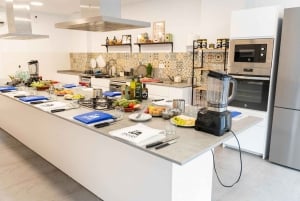 Málaga: Spanish Cooking Class with Paella, Sangria, and More