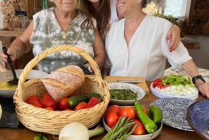 Malaga:Tapas Cooking Class with Local Grandmother/Abuela