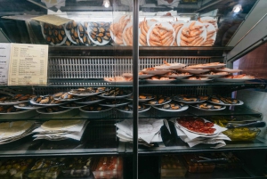 Málaga: Traditional Andalusian Tapas and Wine Tour