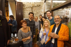 Málaga: Traditional Tapas and Wine Tour