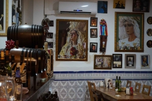 Málaga: Traditional Tapas and Wine Tour