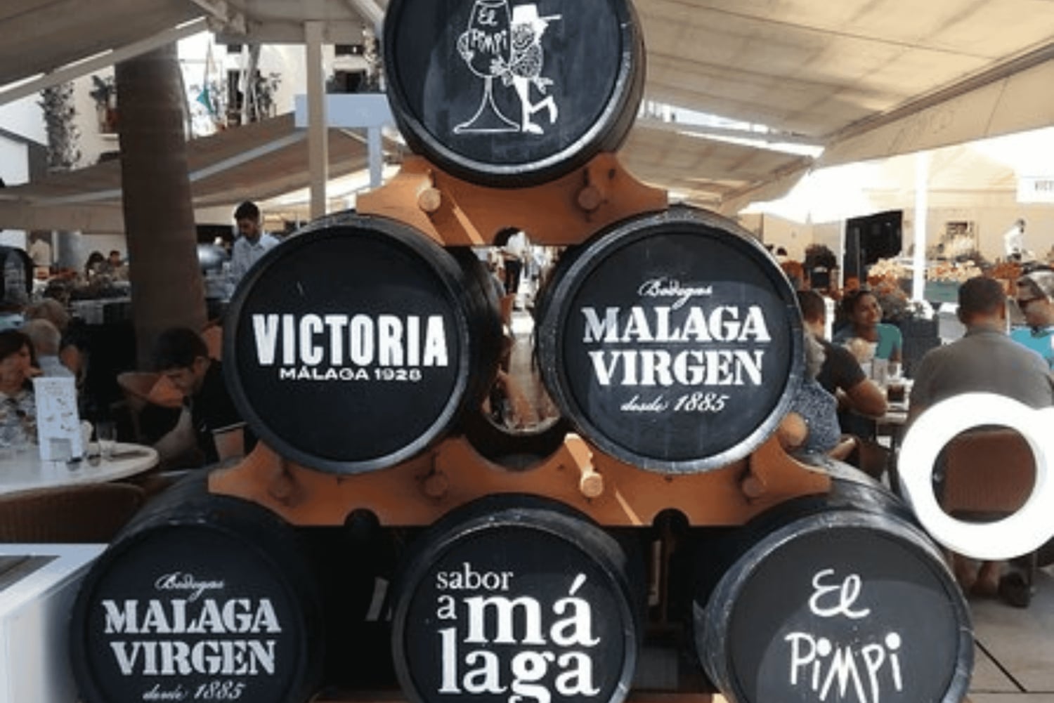 Malaga: Tuk tuk tour with gastronomic experience at El Pimpi