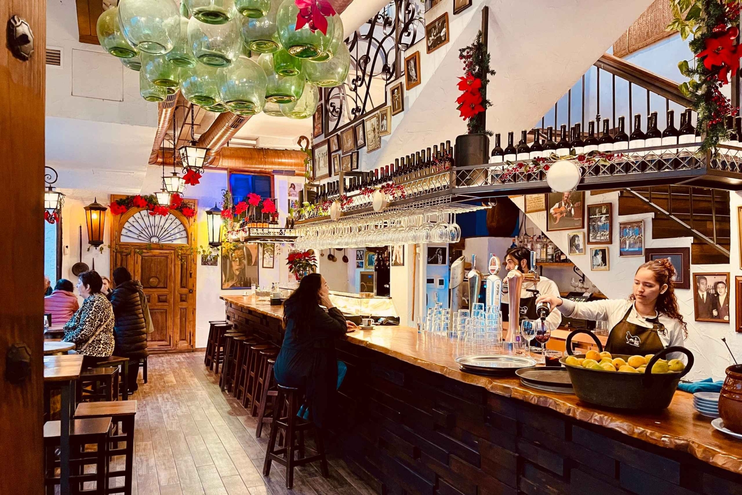 Málaga: Wine and Tapas Tour